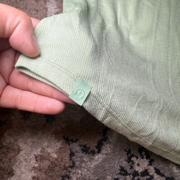 Lululemon hold tight crewneck tank 6 - Picture 4 of 4
